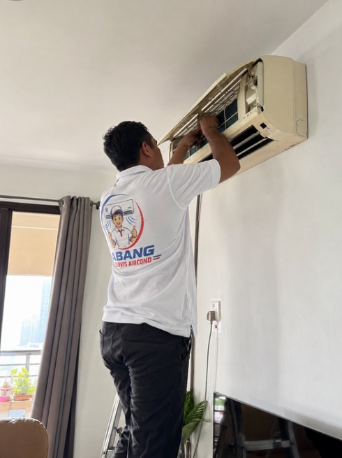 Servis cuci aircond oleh juruteknik Abang Servis Aircond